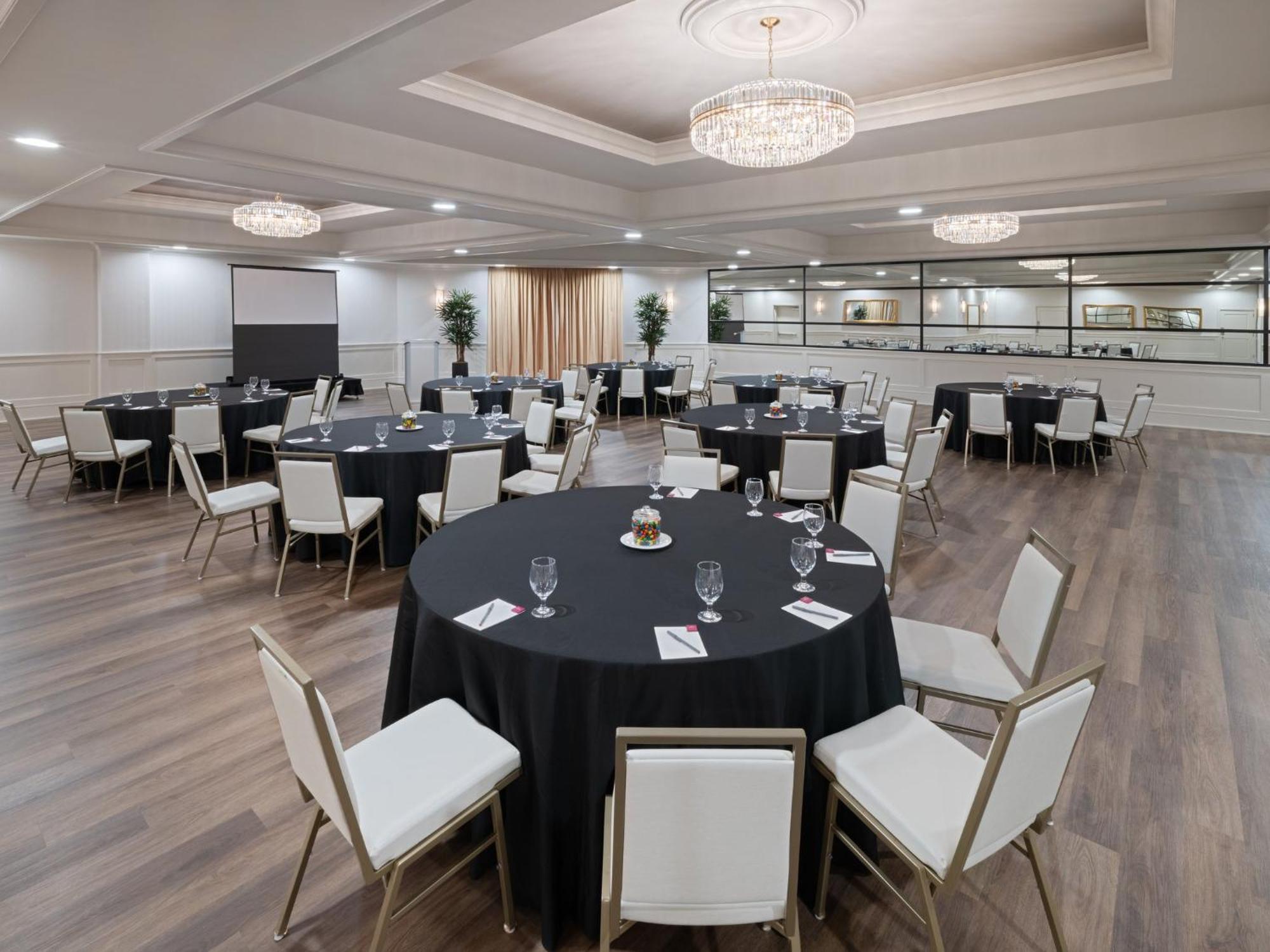 Crowne Plaza Suffern-Mahwah By Ihg Hotel Buitenkant foto