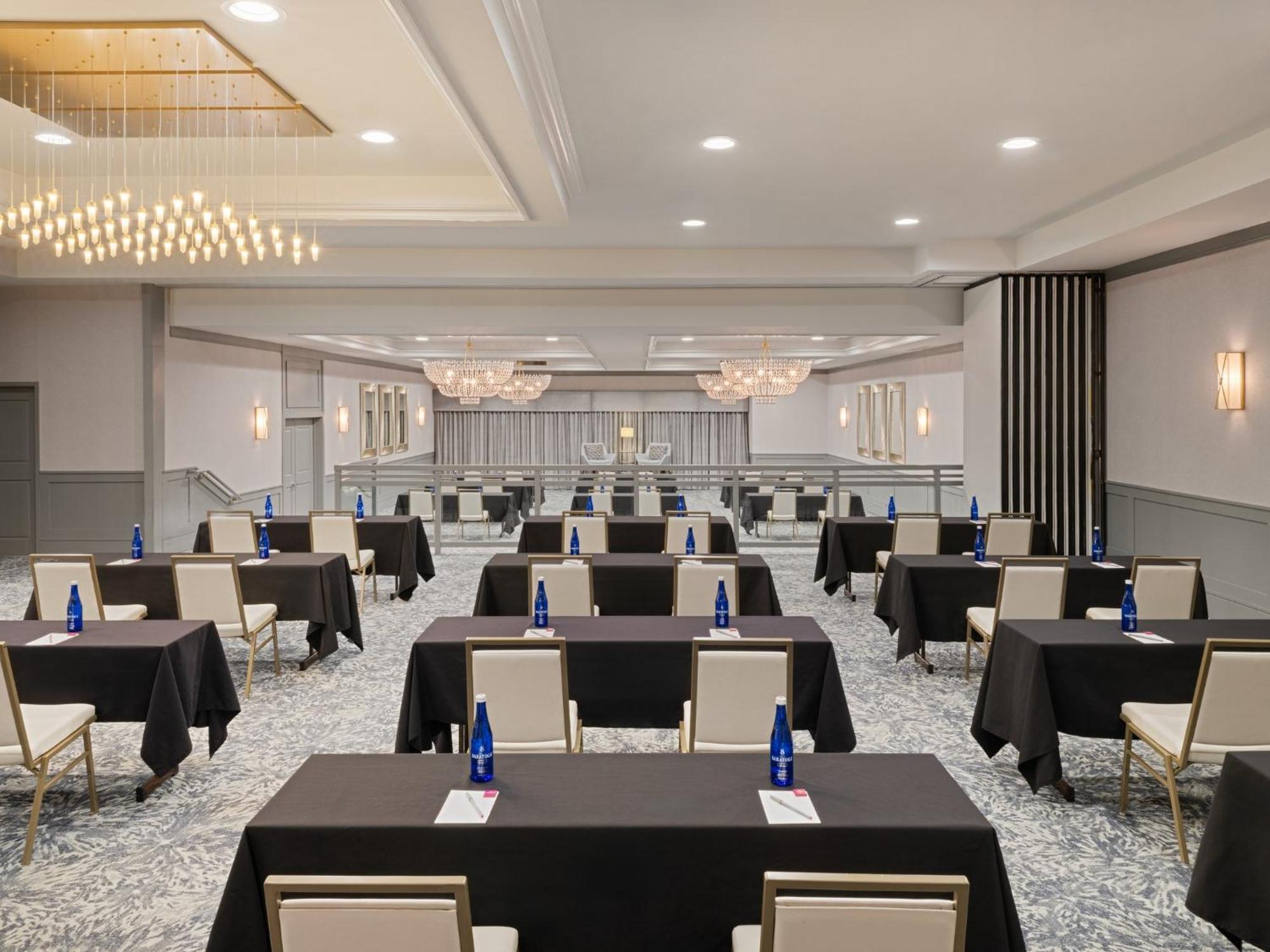 Crowne Plaza Suffern-Mahwah By Ihg Hotel Buitenkant foto
